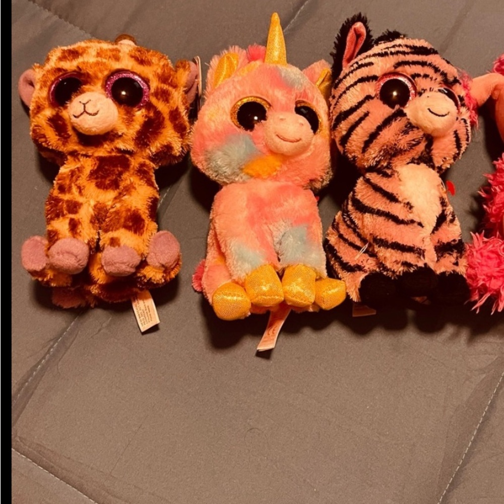 lot of 3 stuffed animals the poodle is gone..sorry about that